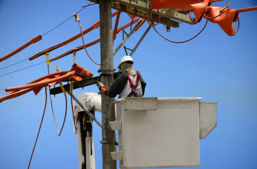 Maximizing Efficiency with Two-Way Radios for Utilities